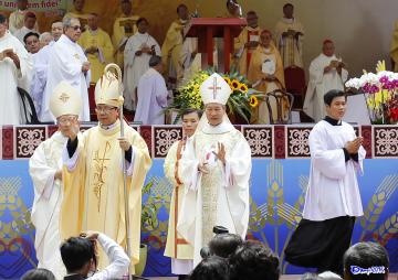 Thánh lễ Truyền chức Giám mục cho cha Giuse Đỗ Mạnh Hùng