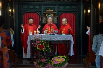 Toà Tổng Giám Mục Saigon: Mừng bổn mạng Đức Tổng Giám mục Phaolô Bùi Văn Đọc